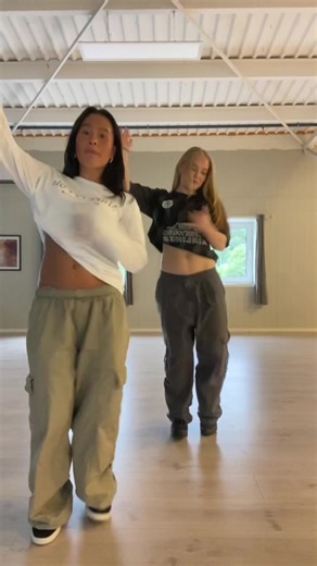 @marie @pia #foryoupage #fyp #dance #poison . (Dc:@Jean-Victor🔥🔥)