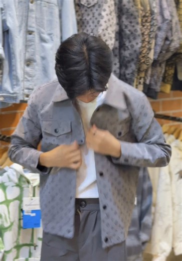 Streetwear Flannel Box Fashion Guide