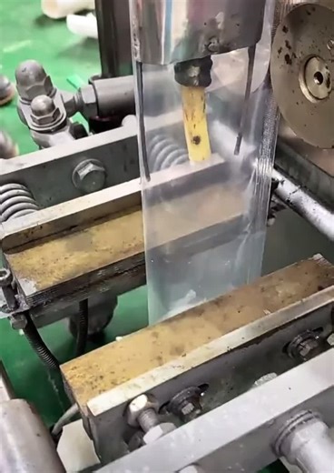 Video của Mã Kinh Kính (@ma_kinh_kinh) với bản nhạc nhạc nền - Mã Kinh Kính