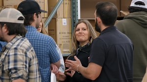 Willie’s trying to keep things serious on the golf course, but John Luke’s not exactly following protocol. #DuckDynastyTheRevival | Duck Dynasty