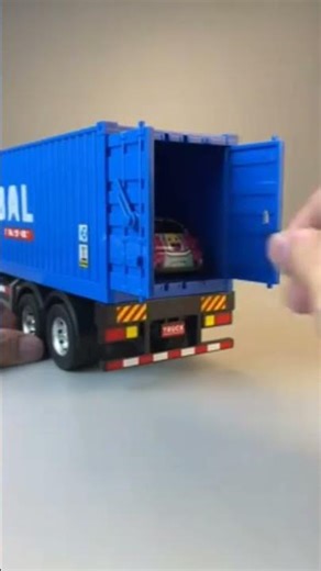 Please wait 😱​Kaise khula yeh truck? Amazing details! 😮 #shorts #trending