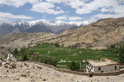 The Economics of Happiness (2011) | ČSFD.cz