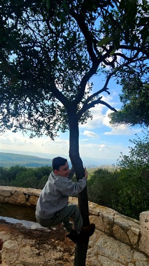 ‎🔸בשביל המשפחה🔸‎ on Instagram‎: "יום טיול טעים ומושלם בעיספיא 🥙 זה לא סוד שההר הירוק מסתיר בתוכו אוצרות בכל עונות השנה – והכפר הדרוזי עיספיא הוא ללא ספק אחד מהם ‼️ בין נופים עוצרי נשימה, מסלולי פריחה מרהיבים שמתעוררים לחיים אחרי הגשם ואווירה אותנטית ומיוחדת, מחכה לכם גם חוויה קולינרית משובחת במיוחד 🍲 קבלו הצעה ליום טיול מושלם בעיספיא: את הבוקר פותחים במתחם האוכל ''קפה ונוף'' – ולא להשאיר לסוף היום. זהו מקום מבוקש מאוד, הפועל כרגע רק בימי שבת ועד גמר המלאי, ומציע כל מה שאפשר לחלום עליו: מאכלי