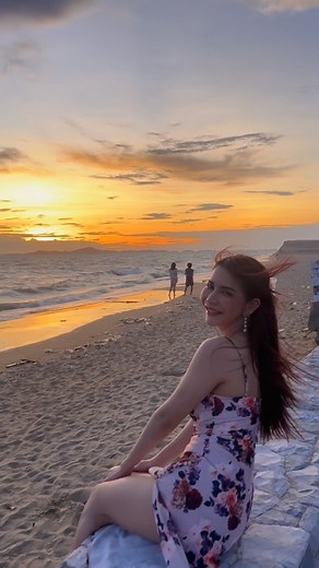 To escape and sit quietly on the beach. 🌅🌤️🧡 #sunset | Mamints Patra Aeimong