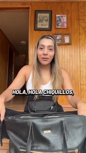 Nicole Mayorga on Instagram: "Entreguemos Carteras y bolsos con amor, recuerda dejar tu nota significativa para que esta ayuda llegue con un lindo significado. Para mujer: Ideas Peineta Maquillaje Toallitas higiénicas Toallitas húmedas Un mensaje de aliento escrito por ti ❤️ Para hombre 👨 Máquina de afeitar Cepillo diente Peineta Calcetines nuevos Boxer Para niños Juguetes Libros Pintura Pañales"