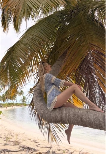 Caribbean Beach Posing Ideas to Enjoy Life