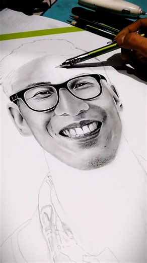 Charcoal and Graphite Drawing Portrait #sketchingtutorial #art #drawing #portrait #sketch