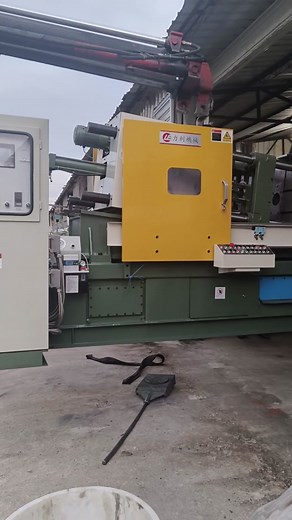 Die casting machine loading