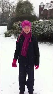 Singing Hands: Makaton Home Video - Florence signing SNOW