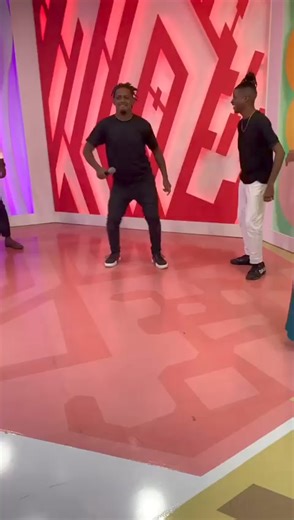 16K views · 716 reactions | Ainda sobre ontem programa viva tarde brincamos um pouquinho foi  | Pink 2 Toques Angola | Facebook