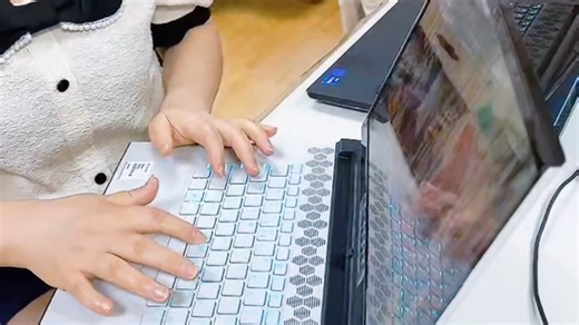 外星人15R2 15R6不开机黑屏进水维修 成都外星人笔记本电脑开不了机维修