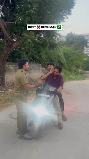 AKHIL KUMAR on Instagram: "Tag them ⬇️Em chill dosth gallu ra meeru 😭 #reels #trending #reelitfeelit #reelsinstagram #viral #akhiljackson #viralvideos #contentcreator #trendingreels #comedyreels"