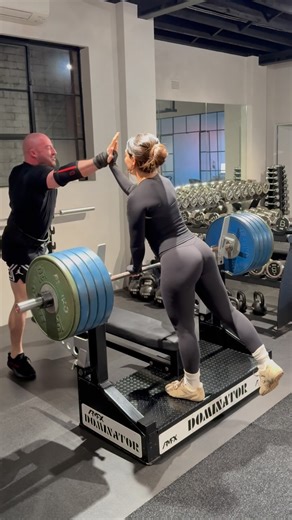 200kg / 440lbs bench press x 2 reps. 100kg / 220lbs bodyweight. It’s been a while since I’ve done that 💪 #benchpress @dinnyj @godlystrong @fitness__unicorn | Australian Strength Coach