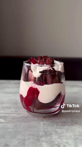 Learn on @pastryclass and make it at home or in your pastry shop! “Home Baker To Pastry Shop Owner” - in this online class on PastryClass, Thomas Haas teaches you how to transform your home business into a successful production by sharing his own experience from his early beginnings, starting out in his basement, to today, owning renowned pastry shops. @thaaschocolates teaches on @pastryclass, enroll today, make it tomorrow! #pastryclass #pastryart #pastryschool