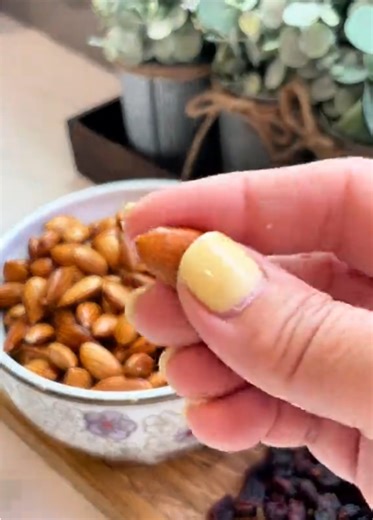Soaked almonds recipe for the perfect crunch