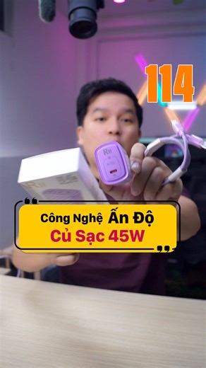 Sạc 45w Vũ Trụ. Phải công nhận củ sạc 45W này của Rii ở đẳng cấp Vũ Trụ thật. Sạc R2 này được bán ở shopmall đàng hoàng mà còn làm ba cái trò này được thì toang quá là toang rồi. không biết có bao nhiêu người đã mua bộ sạc R2 45W này về sử dụng nữa ---- Vui lòng đối sánh thông tin trong video với thông tin mô tả sản phẩm. Nhà bán có thể thay đổi model, thay đổi thông số bất kì lúc nào mà mình không thể kiểm soát được. --- Duy Vũ Check Var #duyvucheckvar #sacr2 #sacRII #sac45W #bocusacR2