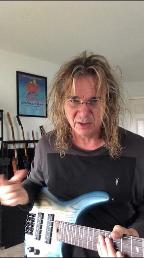Billy Sherwood discusses the making Cut From The Stars, the first single from ‘Mirror To The Sky’ - out 19th May 2023. Watch the video for Cut From The Stars and pre-order Mirror To The Sky in a variety of formats now at: https://www.youtube.com/watch?v=NdEF-vMO8vc | YES (official)