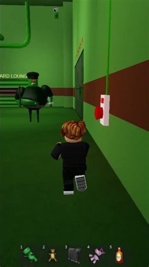 NO WAY CUTE BACON ESCAPED THIS ZOMBIE PRISON! 😱🧟‍♂️ #shorts #roblox