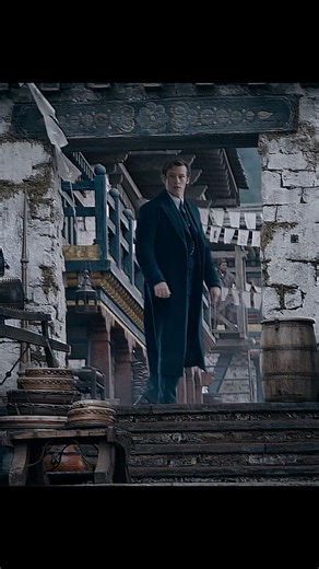 Fantastic Beasts: The Secrets of Dumbledore (2022) | Wizards Escape Using Magic