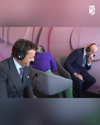 'It was the old fingers!' Skull, mate, come on 💀😆 With the fifth Test entering its tense final moments, Kerry O'Keeffe unfortunately couldn't quite figure out how to work the 'dump' button... ...cue chaos in the Fox Cricket commentary box. | FOX Sports Australia