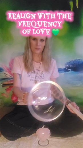 Realign with the frequency of love 💚 Let this Heart Chakra alchemy bowl open your energy to peace, compassion, and balance. #SoundHealing #HeartChakra #Frequency #EnergyHealing #reels | Crystal Lotus Blessings