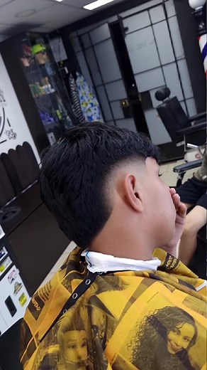 Definición de Burst Fade: Corte Moderno de Cabello