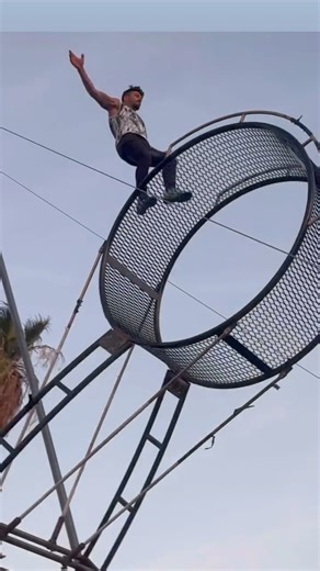 Best angle you’ve ever seen for the backflip on the outside of the wheel of death definitely no doubt it .Enjoying things for supporting my videos, everyone . #wheelofdeath #madapplelasvegas #cirquedusoleil #wheelofsteel #ruedadelamuerte #pendulo #doublewheelofsteel #penduloespacial #ruotadellamorte #rouedelamort At @madapple.cirquedusoleil by @cirquedusoleil | Jesse Brandao