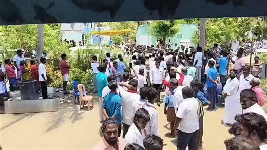 கடந்து சில நாட்களுக்கு முன்னர் திட்டக்குடி தொகுதியில் போட்டியிடும் திமுக வேட்பாளர் சி.வெ.கணேசன் அவர்களை ஆதரித்து பரப்புரை மேற்கொண்டபோது கொளுத்தும் வெயிலையும் பொருட்படுத்தாமல் அங்கே திரண்டிருந்த சிறுத்தைகளில் ம.பொடையூரைச் சார்ந்த தம்பி அஜித் மின்சாரம் தாக்கியதில் உயிரிழந்தார். அவரது குடும்பத்தை சந்தித்து ஆறுதல் கூறி அவரது திருவஉருவப்படத்தை திறந்து வைத்து வீரவணக்கம் செலுத்தினோம்.