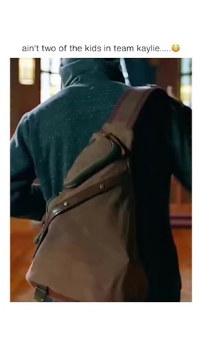 Moviecore on Instagram: "ain’t two of the kids in team kaylie.....😳 Upside-Down Magic (2020) Genre: Family • Fantasy • Comedy Network: Disney Channel Based on: The Upside-Down Magic book series by Sarah Mlynowski, Lauren Myracle & Emily Jenkins Synopsis: Best friends Nory and Reina attend Sage Academy, a school for magic. Reina has “perfect” magical abilities and is placed in the Flairs class, while Nory’s magic doesn’t work the usual way—she turns into a mix of animals instead of one. Nory is 
