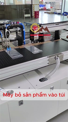 Máy bỏ sản phẩm vào túi có sẵn tự động