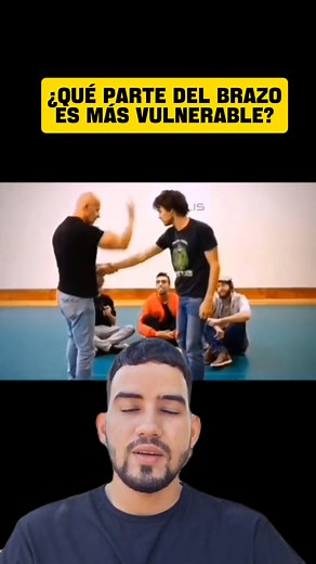 Discover Krav Maga, a self-defense technique designed for real-life situations. Originating in Israel, Krav Maga focuses on practical and efficient movements to protect yourself in emergency situations. You'll learn simple yet powerful techniques that will allow you to react instinctively to threats, becoming your own line of defense. #viralpage #selfdefense #defense #virals #kravmaga #fyp #fight #virals #foryou | Manuel Defensa Personal