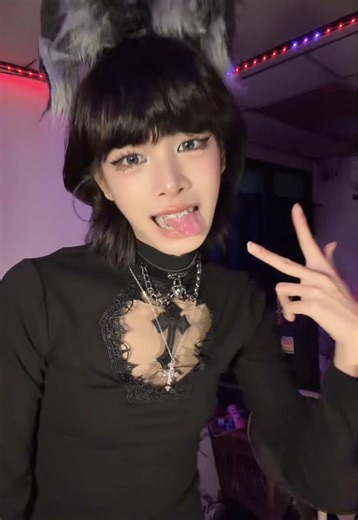 Exploring the Fascinating World of Egyptian Cats