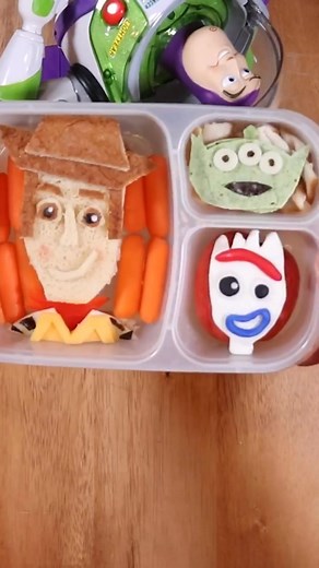 Toy Story Food Art Lunch with Woody and Forky | Bento Box Ideas