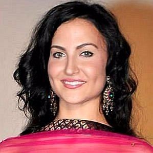 Elli Avram Boyfriend 2026: Dating History & Exes - CelebsCouples