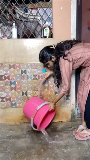 🇧‌🇭‌🇦‌🇼‌🇳‌🇦‌ 🇹‌🇭‌🇦‌🇰‌🇺‌🇷‌ on Instagram: "Kleenest cleaner🧽 Comment for link 🔗 This combo has 0% Bleach, 100% Power 💚 Say goodbye to harsh chemicals and hello to sparkling bathrooms! ✨ With plant-based ingredients, a pleasant rose fragrance, and zero bleach, the Kleenest Bathroom Kit is tough on stains but gentle on your home (and the planet) 🌸🚿 ✅ Safe & eco-friendly ✅ Powerful stain removal ✅ All-in-one solution for tiles, tubs, toilets & more! Clean smart. Breathe easy. Choose 