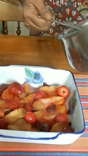 fruit crumble | Nimmy&Paul