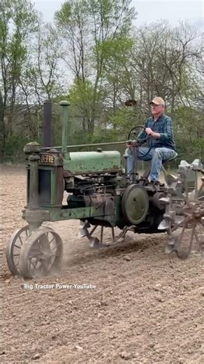 JOHN DEERE A Tractor Planting Corn #bigtractorpower