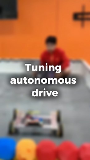 Trong thi đấu FIRST, robot có 30 giây chạy tự động và thực hiện các thử thách. Cùng đội lập trình thực hiện căn chỉnh để robot có thể chạy tự động hiệu quả nhé! In the FIRST competition, the robot has 30 seconds of autonomous drive to perform challenges. Let's work with the programming team to tune the robot, so that it can run smoothly! | Đội tuyển Robot FIRST FPT Đà Nẵng