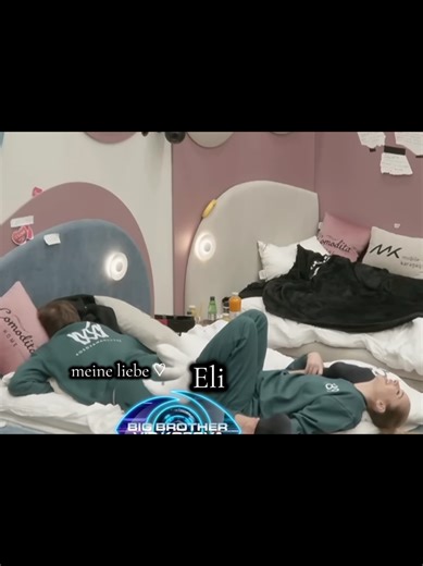 Elijona: Të qeshurat që na knaqin