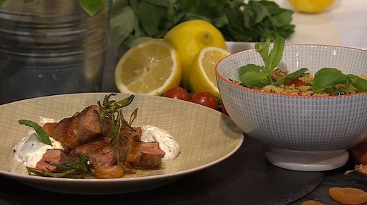 Wir in Bayern | Rezept: Aprikosen-Lammspieße mit Couscous-Salat