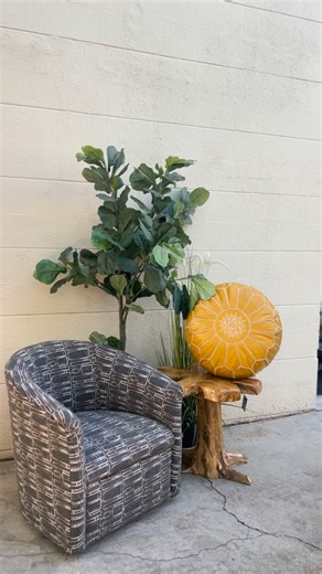 Ｔｒｅｅｈｏｕｓｅ Ｇａｌｌｅｒｙ on Instagram: "Footstools are the finishing touch—having fun styling a few favorites! #treehousegallery #shoplocalstpete #tampabaydesign #stpetestyle #stpetelife #floridainteriors #designobsessed #homedecorinspo #supportlocalfl"
