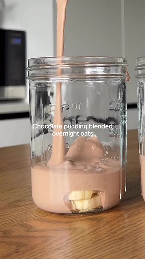 Why did I not try this earlier is all I wanna know 😫🍫 #overnightoats #chocolate | Jan Oakley