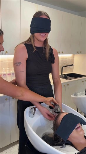 Blind hair wash challenge: with a little sneaky interference 🤭 #blindhairwashchallenge #blindhairwash #salonteambts