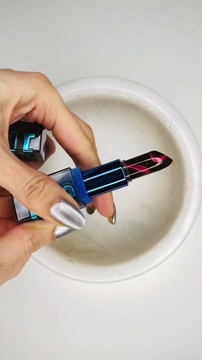 Coloring Slime with Cute Glitter: A Creative Makeup Tutorial