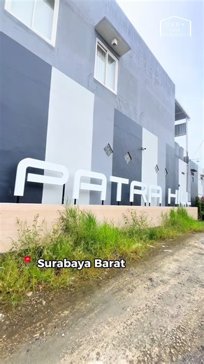 ‼️ COMING SOON ‼️ Hunian eksklusif konsep Modern Minimalis Mezzanine Desain premium, vibe elite, lokasi strategis! ✨ 🏡 PATRA HILL 📍 Citraland Area – Surabaya Barat 📐 LT mulai 70 m² 💰 Harga mulai 700 Jutaan aja! Skema Pembayaran: ✅ Cash ✅ KPR Kerjasama Bank: 🏦 BTN 🏦 BRI 🎁 Promo Spesial Selama NUP 🔥 Cashback hingga 40 Juta (S&K berlaku) 🔥 Free BPHTB 🔥 Free AJB, BBN, Notaris 🔥 Free PPN 🔥 Subsidi Biaya KPR 20 Juta 🔥 Bonus Kanopi 🔥 Bonus Smart Home System 🔥 Bonus Tembok Belakang 💥 NUP