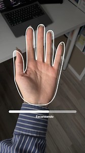 Seja um leitor de palma e leia as linhas na palma da mão. Nosso aplicativo irá escanear suas mãos e fornecer uma previsão com base nas linhas de sua mão. Você pode descobrir a compatibilidade do seu relacionamento e obter ajuda para interpretar os resultados ou conversar com um astrólogo experiente. Baixe o Hint hoje para descobrir ainda mais sobre você! | Hint | Facebook