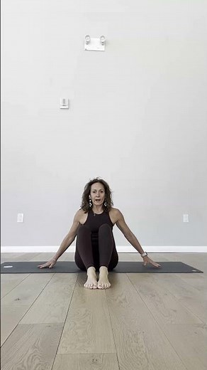 Pilates Mat Tutorial: Hip Circles.