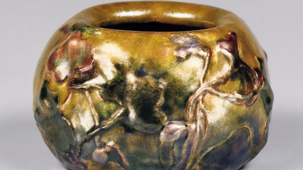 15 Glass and Metal Accents for Modern Homes