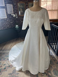 Vintage 1950s Wedding Dress |rare Larger Size | Classic Satin A-line Gown - Etsy