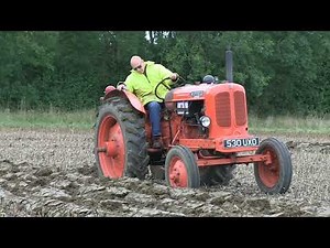 NUFFIELD TRACTORS AT THE BRAMPTON PLOUGH DAY